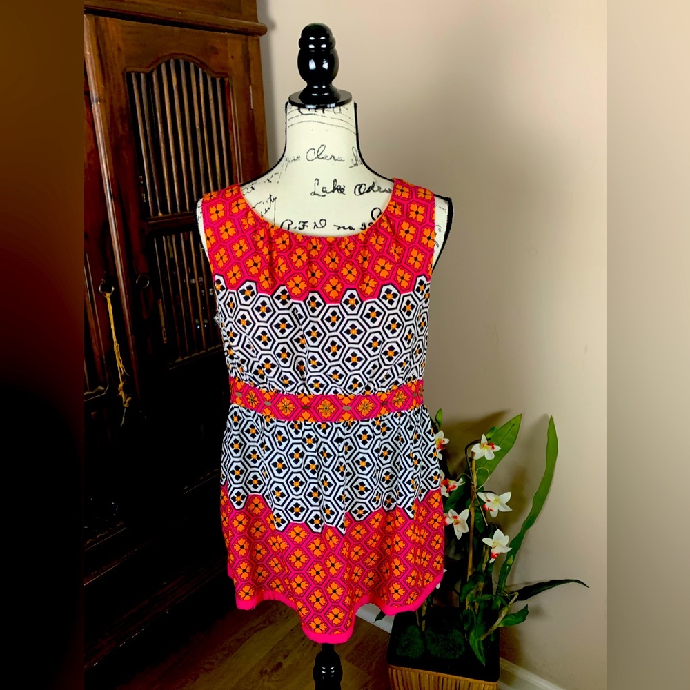 Vintage Nicole by Nicole Miller Sleeveless Geometric Floral Print Blouse